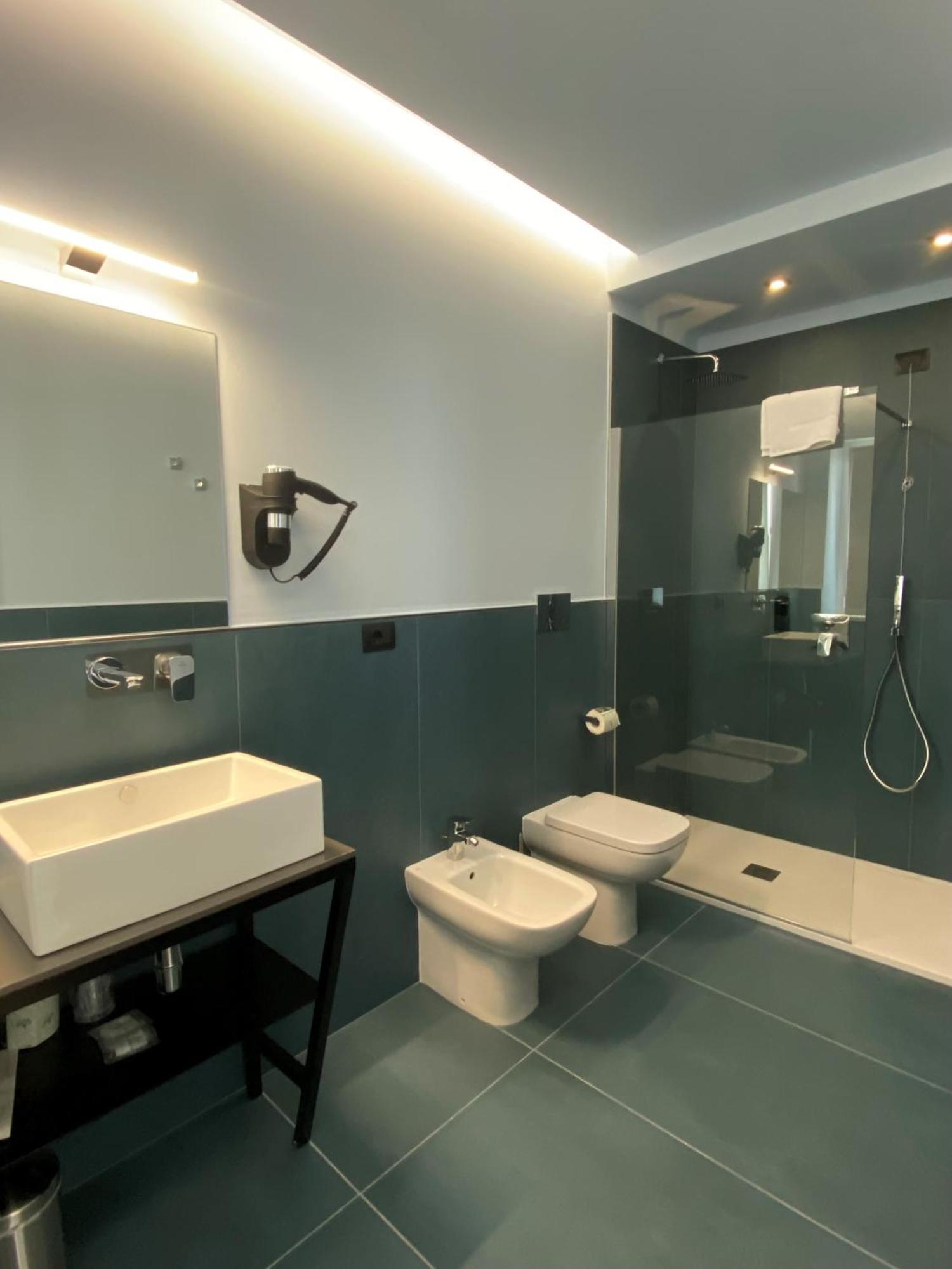 Hotel Vita 萨罗 外观 照片