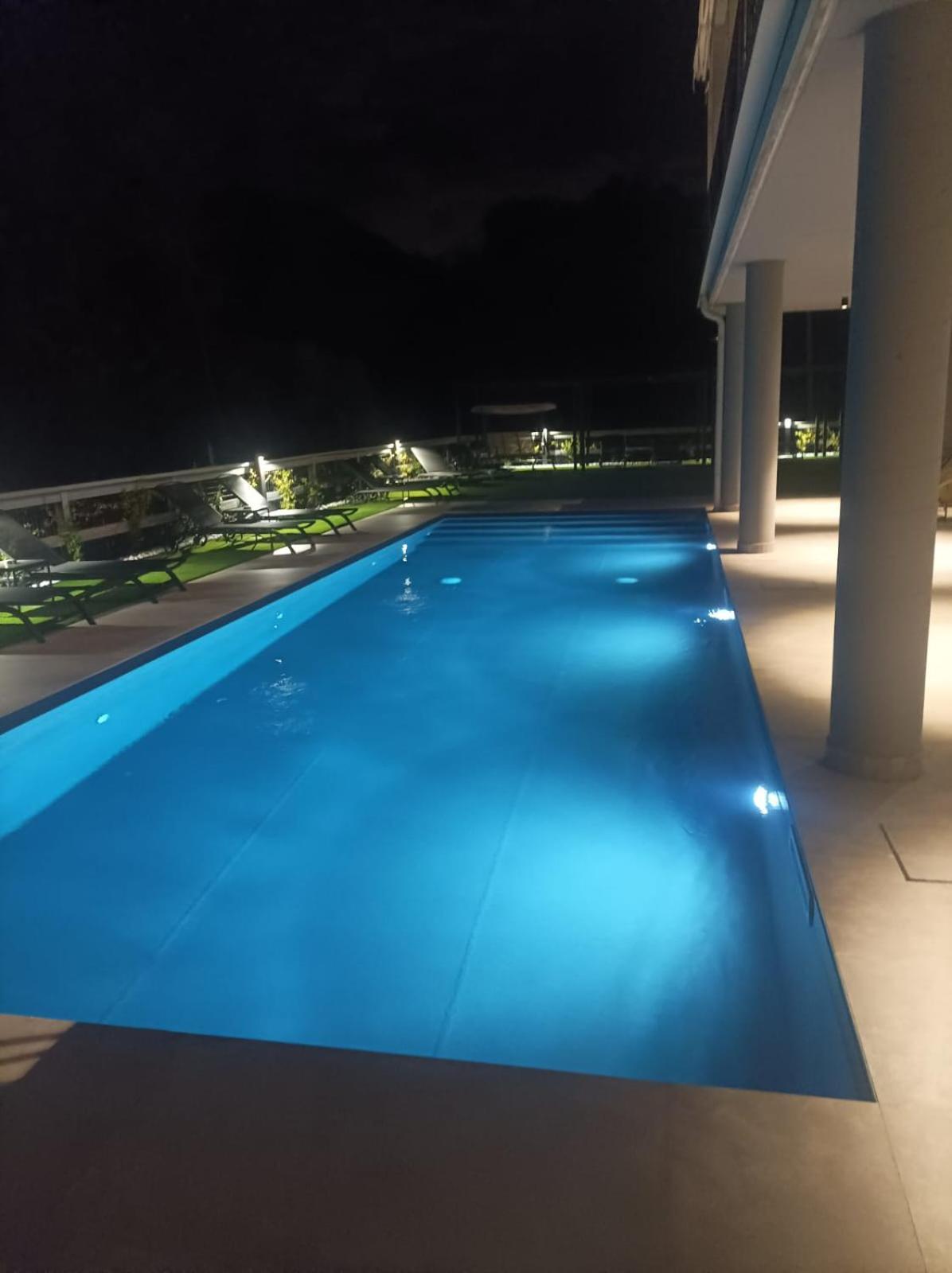 Hotel Vita 萨罗 外观 照片